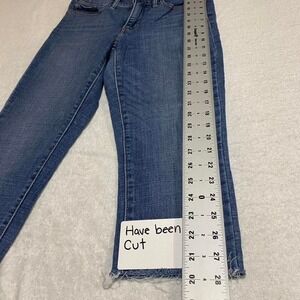 2 pair of blue high-waisted skinny jeans. Have been cut below the knee. SKU167